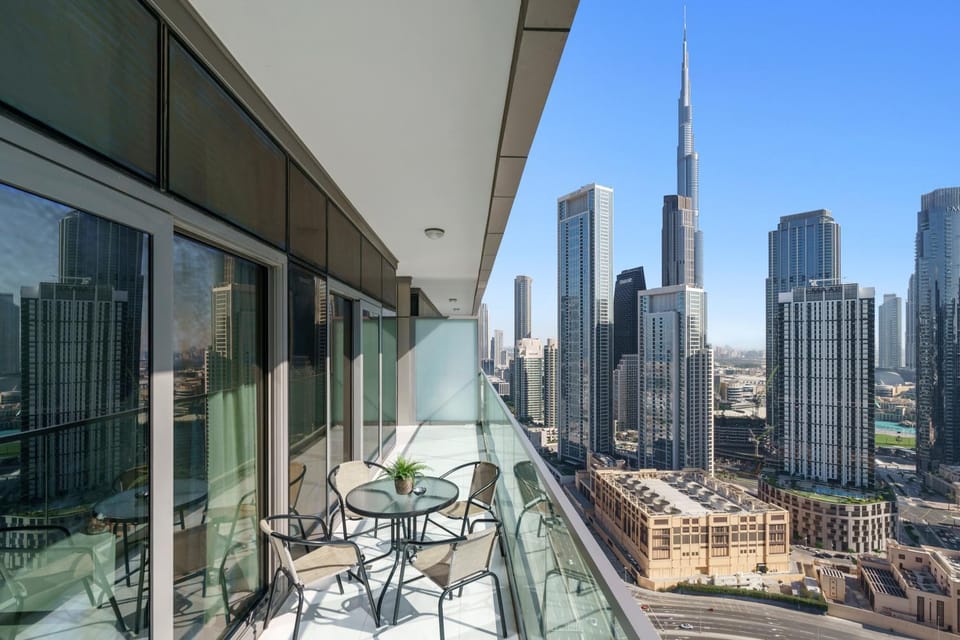 Stunning 2BR with Burj Views Infinity Pool Apartment in Dubai