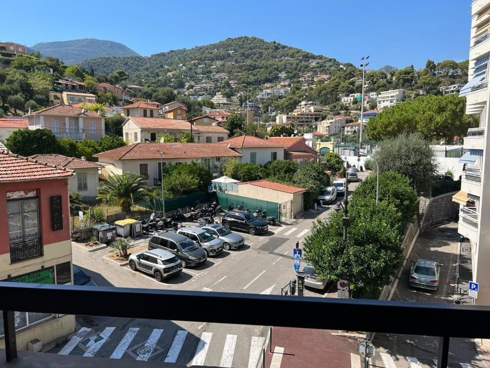 Neighbourhood, City view, Mountain view, Parking
