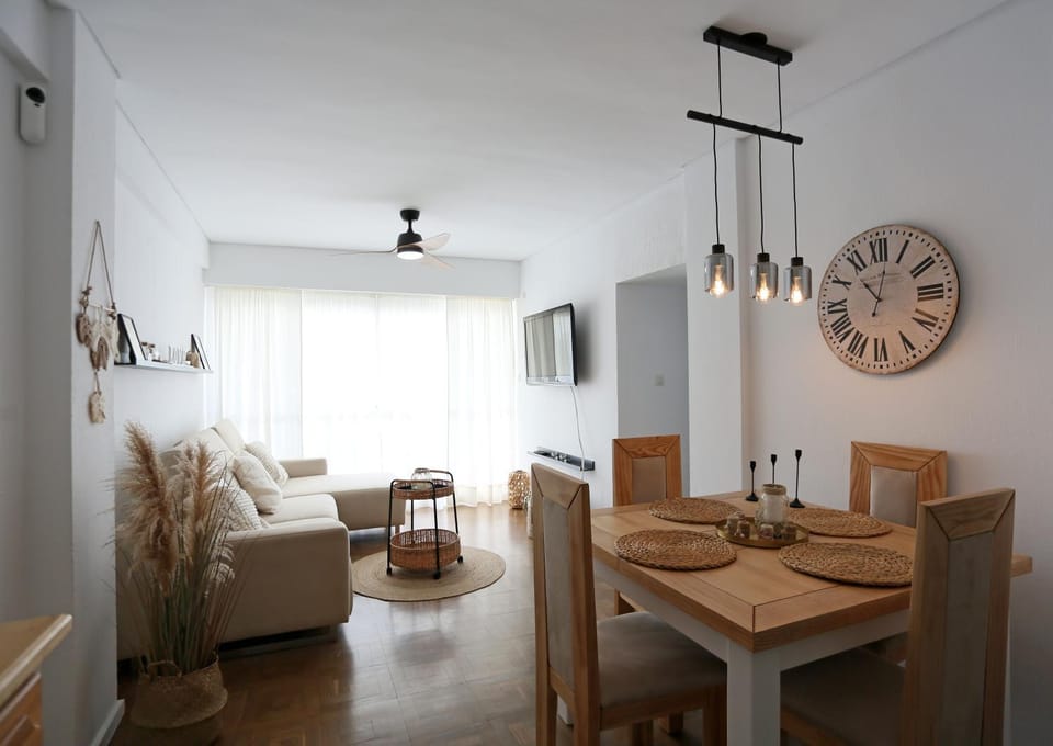 TV and multimedia, Living room, Seating area, Dining area