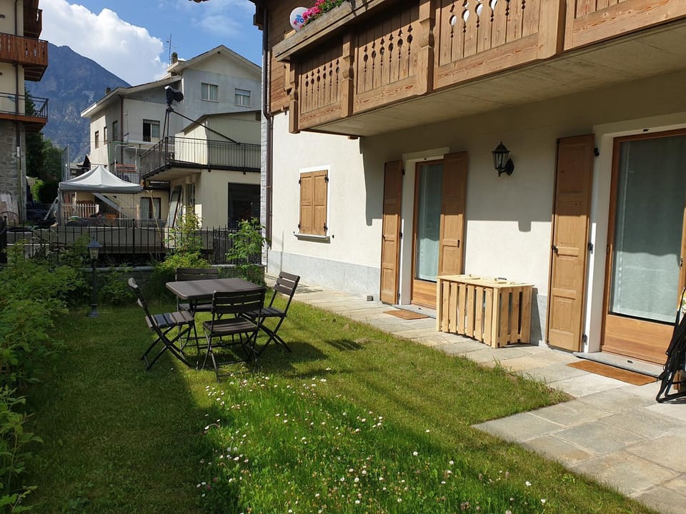 Property building, Garden, Garden view