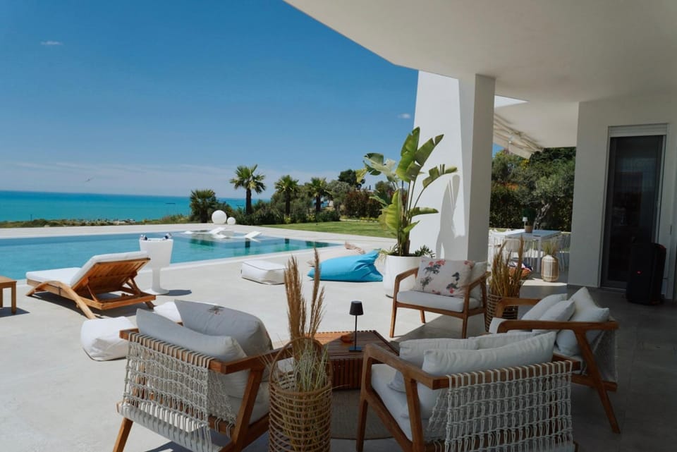 Patio, Pool view, Sea view, Swimming pool, sunbed