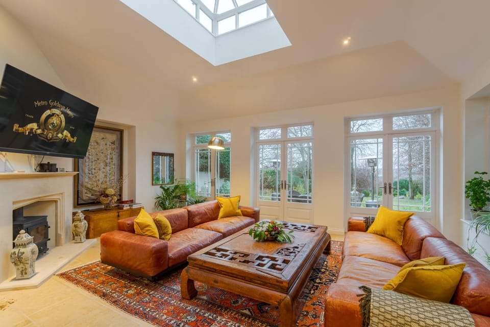 Stunning 7-bedroom countryside home House in South Oxfordshire District