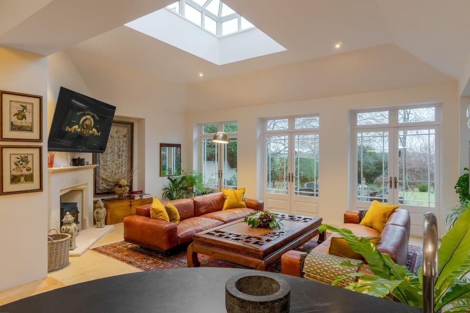 Stunning 7-bedroom countryside home House in South Oxfordshire District