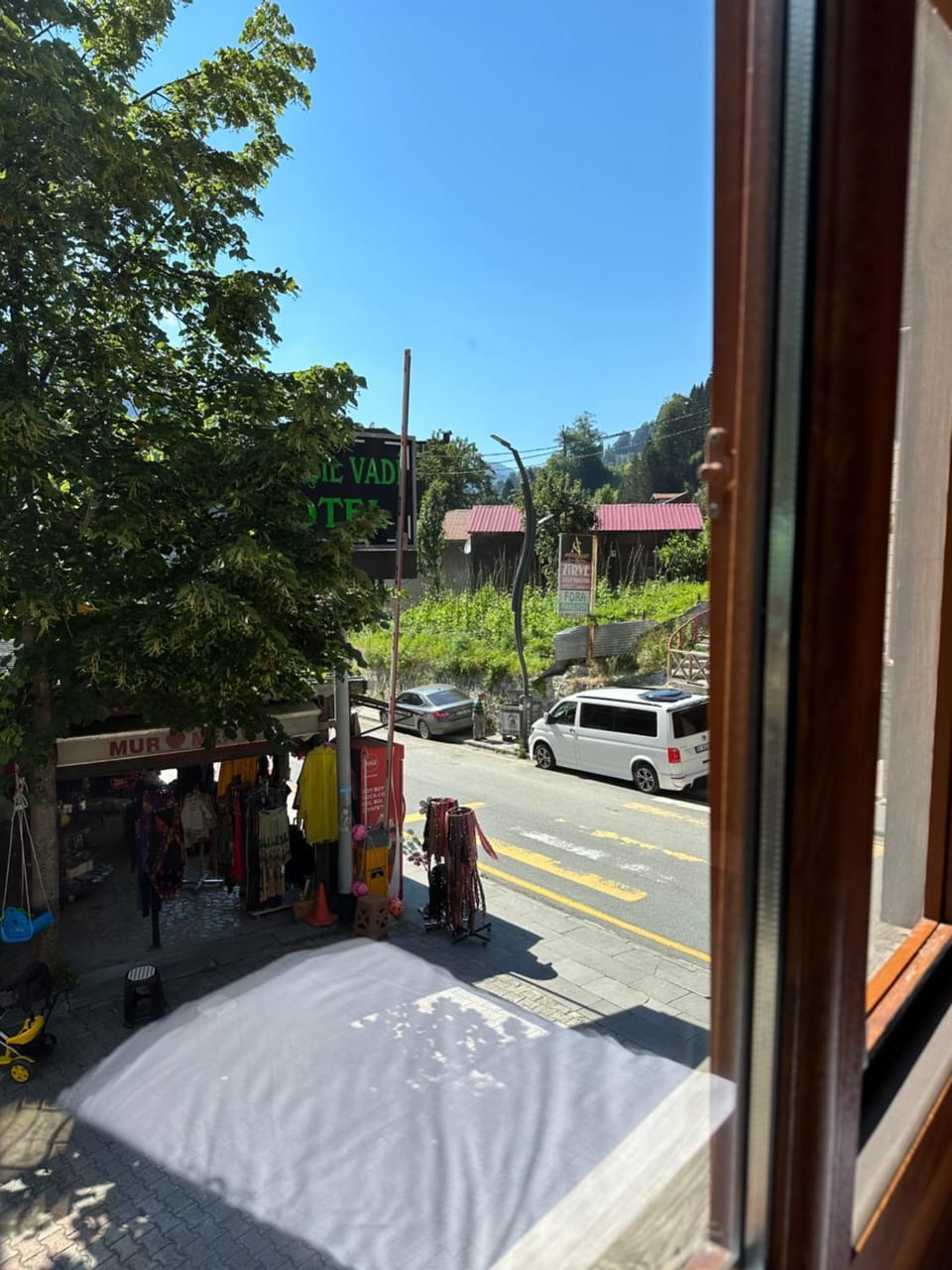 Day, Street view