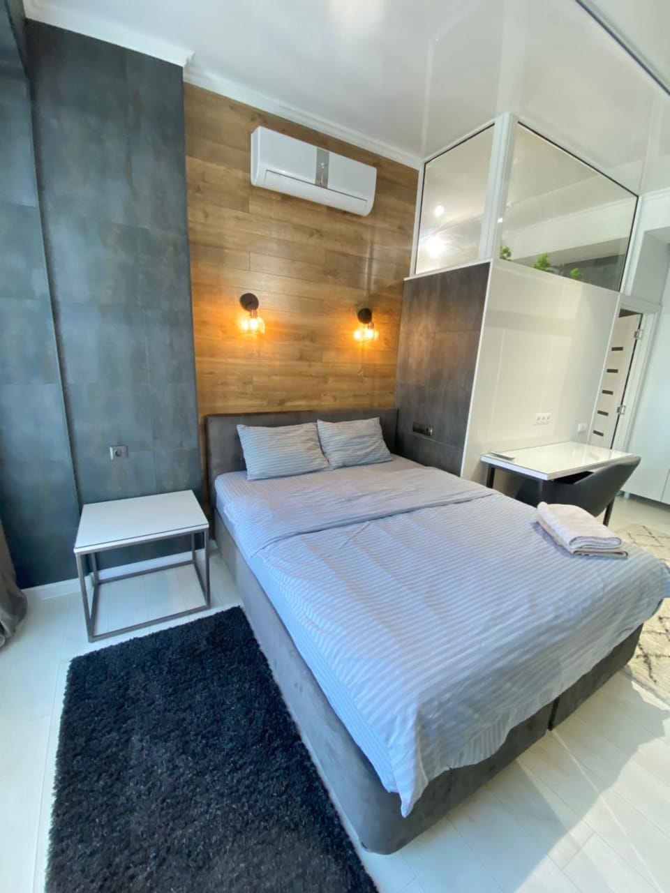 Bed, Photo of the whole room, Bedroom, towels, wardrobe, air conditioner