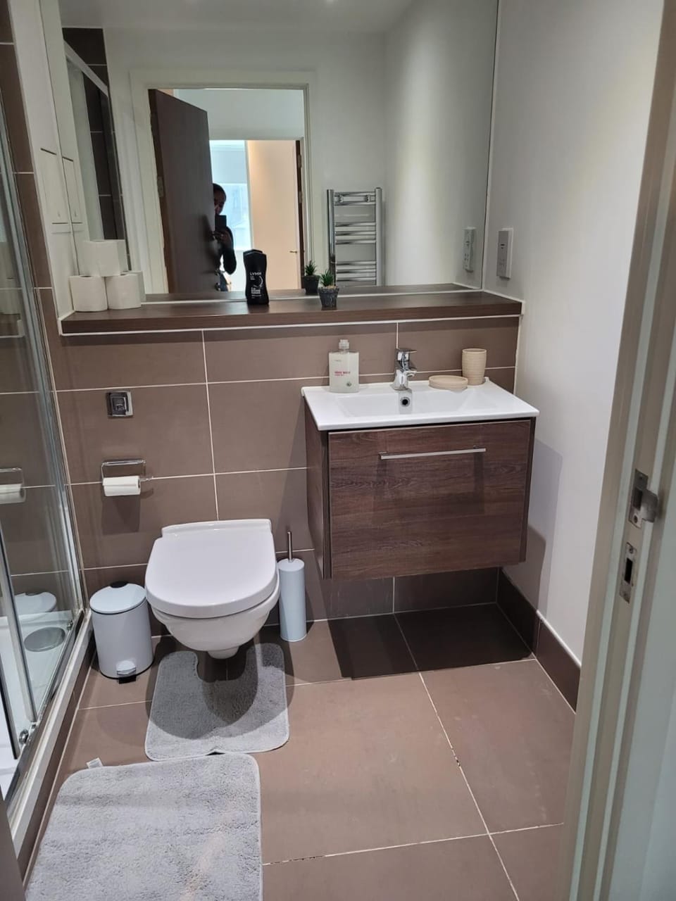 2BR Chic London Sleep 9 BP7 Apartment in London