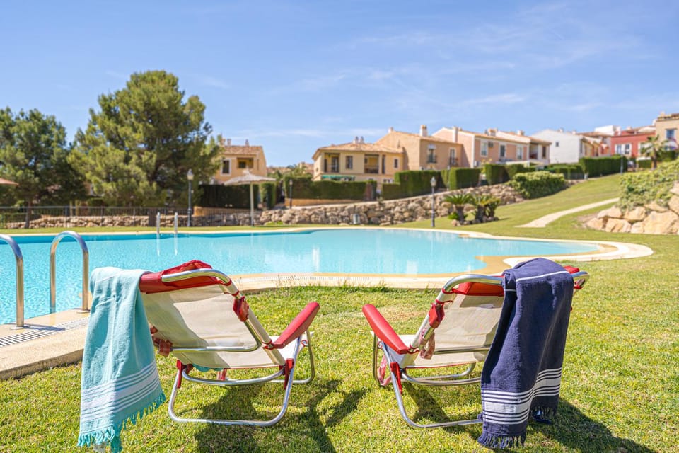 Garden, Pool view, Swimming pool, sunbed