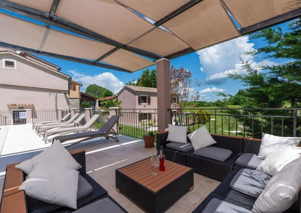 Villa Vesna with tennis court Villa in Istria County