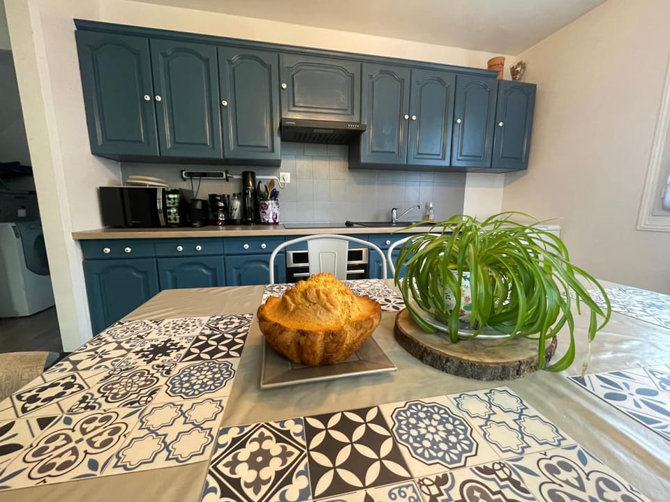 Coffee/tea facilities, Garden view, Mountain view, dishwasher, oven, stove, toaster, washing machine