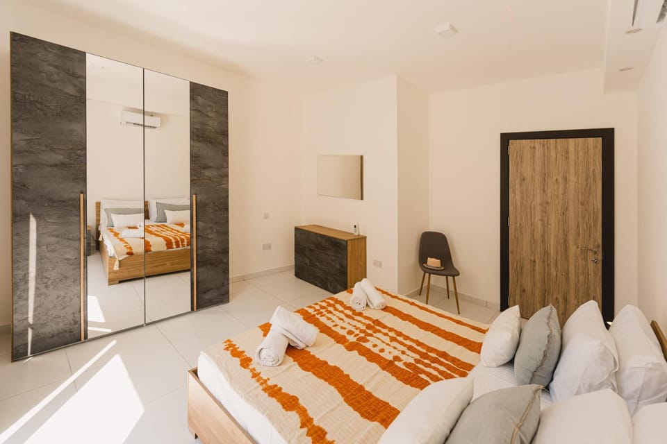 Bed, Bedroom, wardrobe