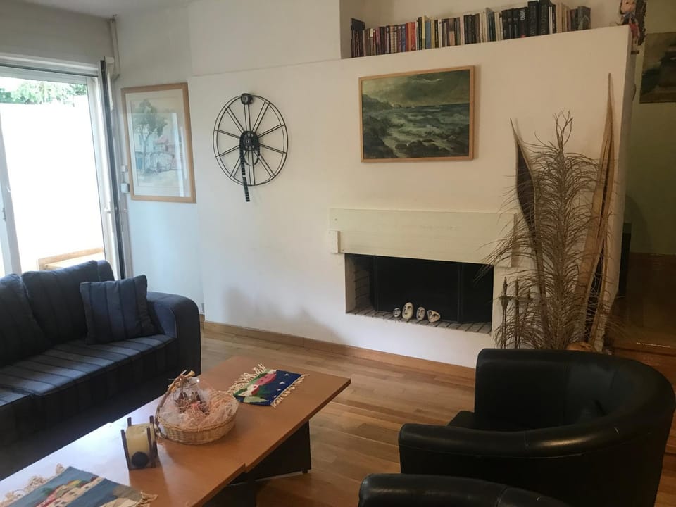 Library, Living room