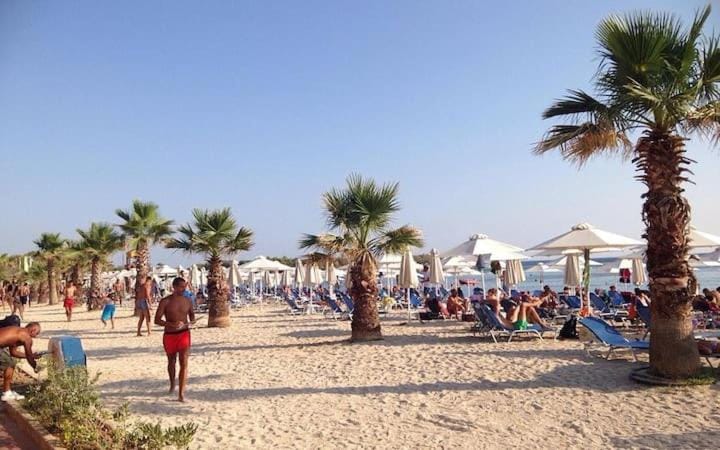 People, Sea view