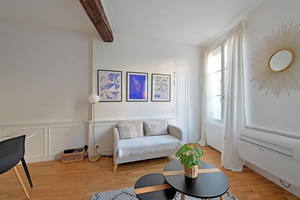 Living room, Seating area, heating, air conditioner