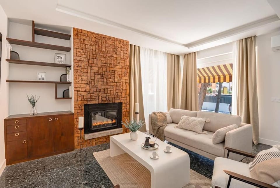 TV and multimedia, Living room, Seating area