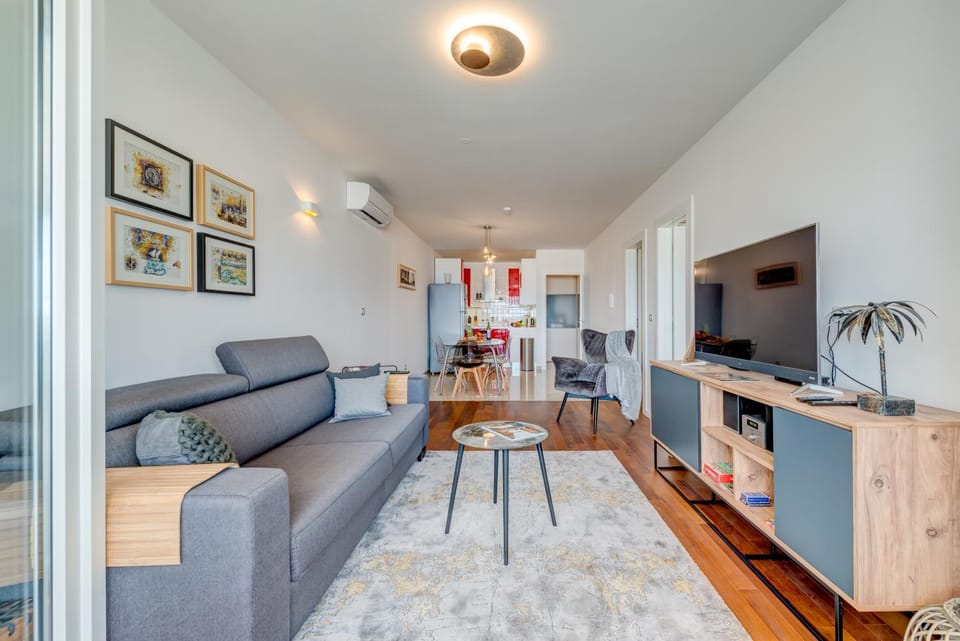 TV and multimedia, Living room, Dining area, kitchen