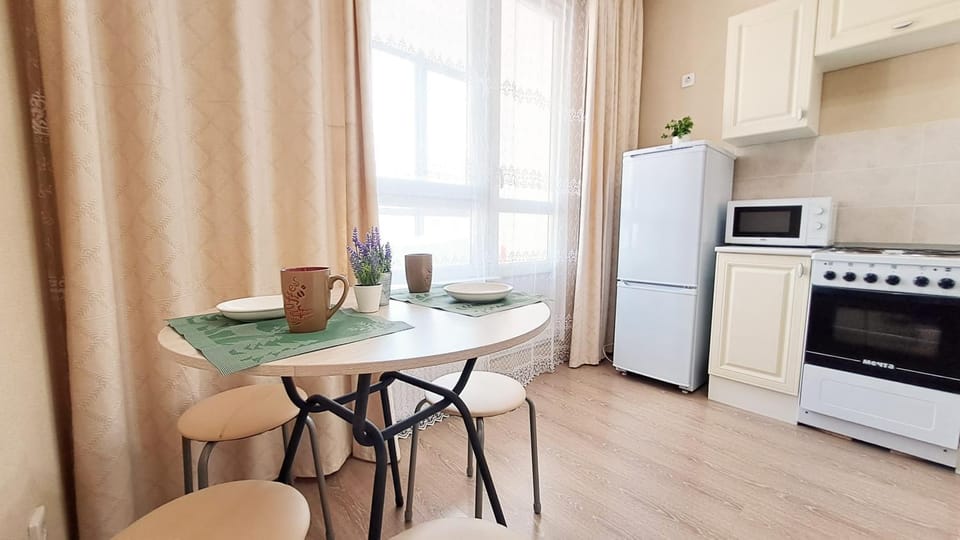 Kitchen or kitchenette, Dining area, oven, pet friendly, stove