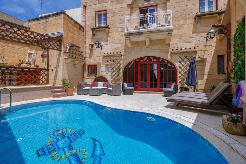 Property building, Pool view, Swimming pool, sunbed