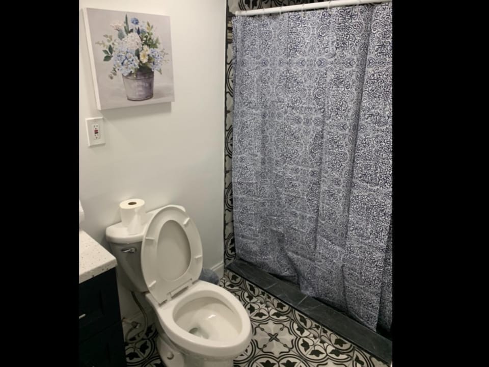 Beautiful bedroom next JHU Vacation rental in Baltimore