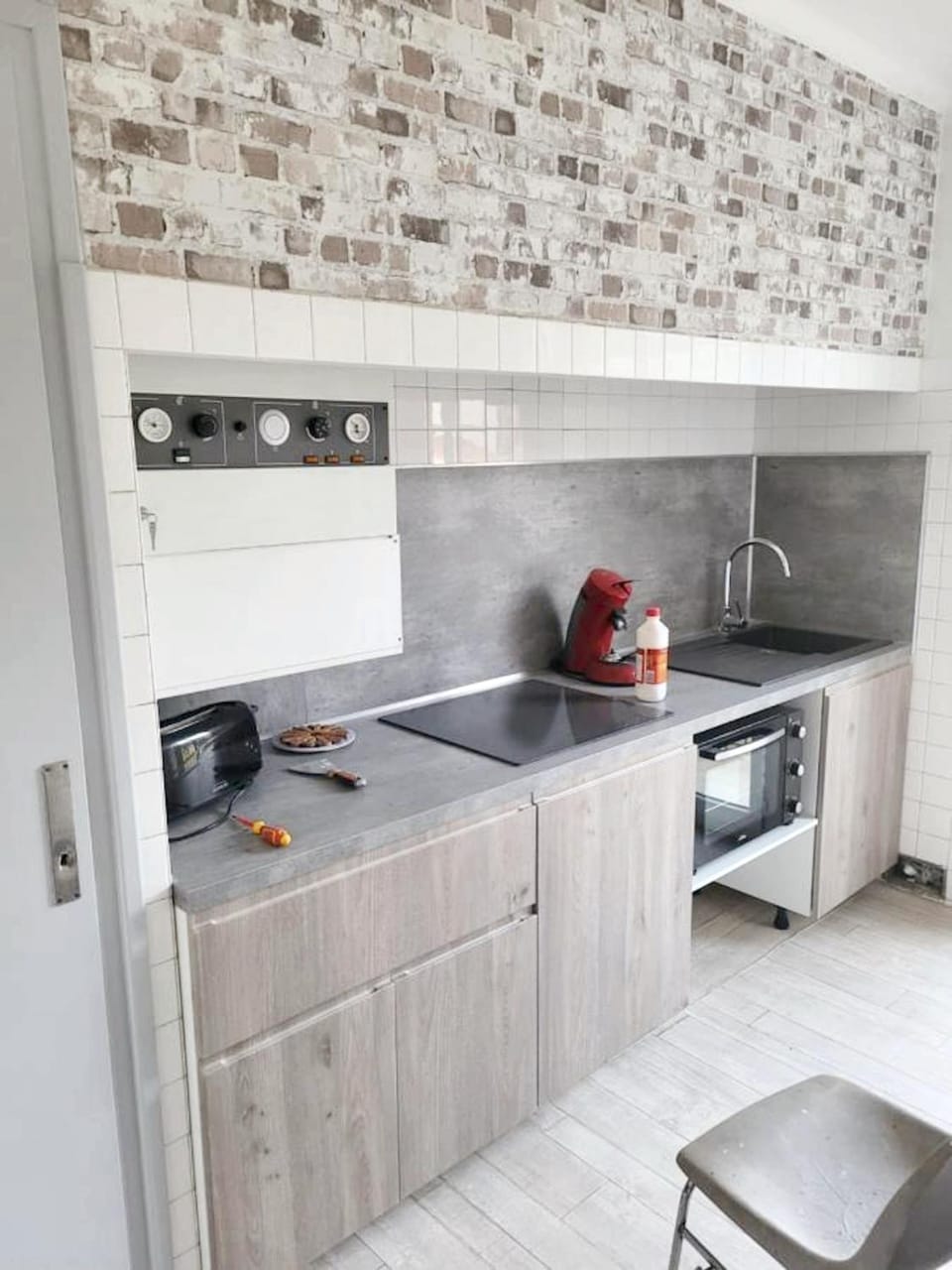 Kitchen or kitchenette