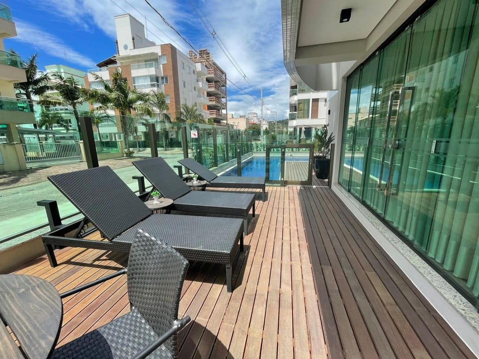 Cód 82 - Apartamento á 280m do mar Apartment in Florianopolis