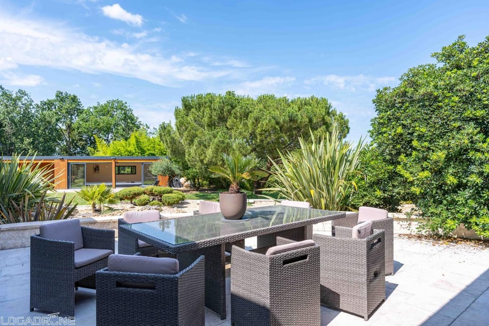 Jacuzzi - Spa de nage - Parc arboré House in Occitanie