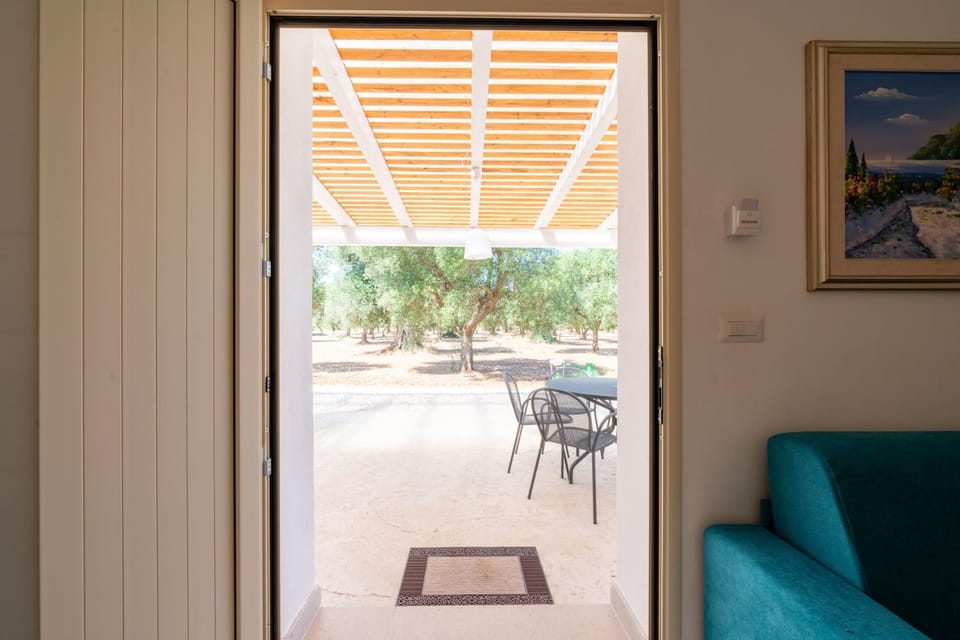 Patio, Living room