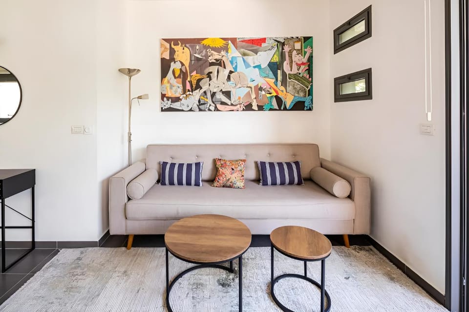 Living room, Decorative detail, Seating area