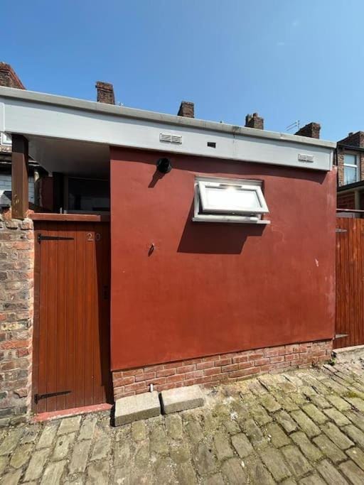 Charming nicely renovated terrace Apartment in Liverpool