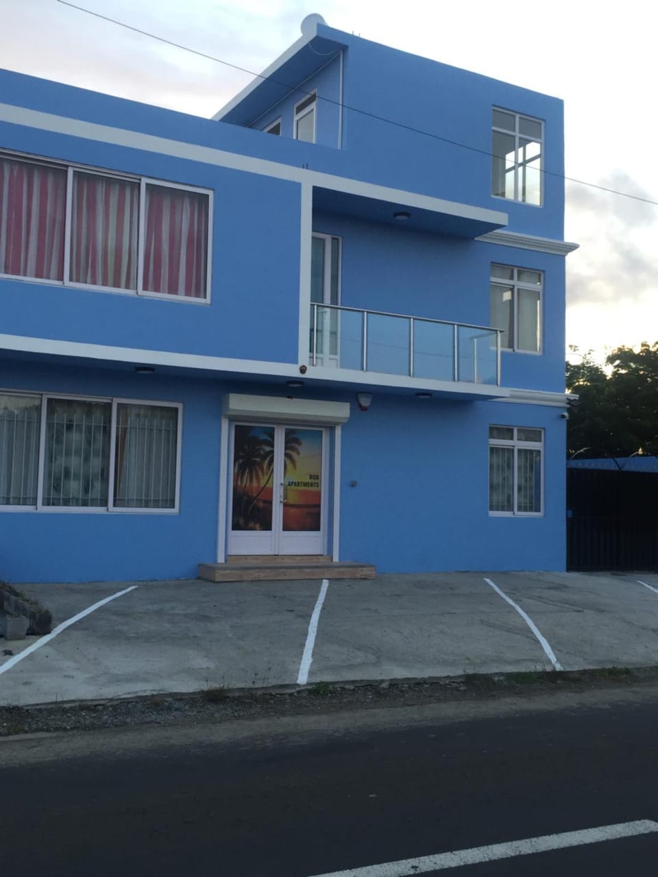 Facade/entrance