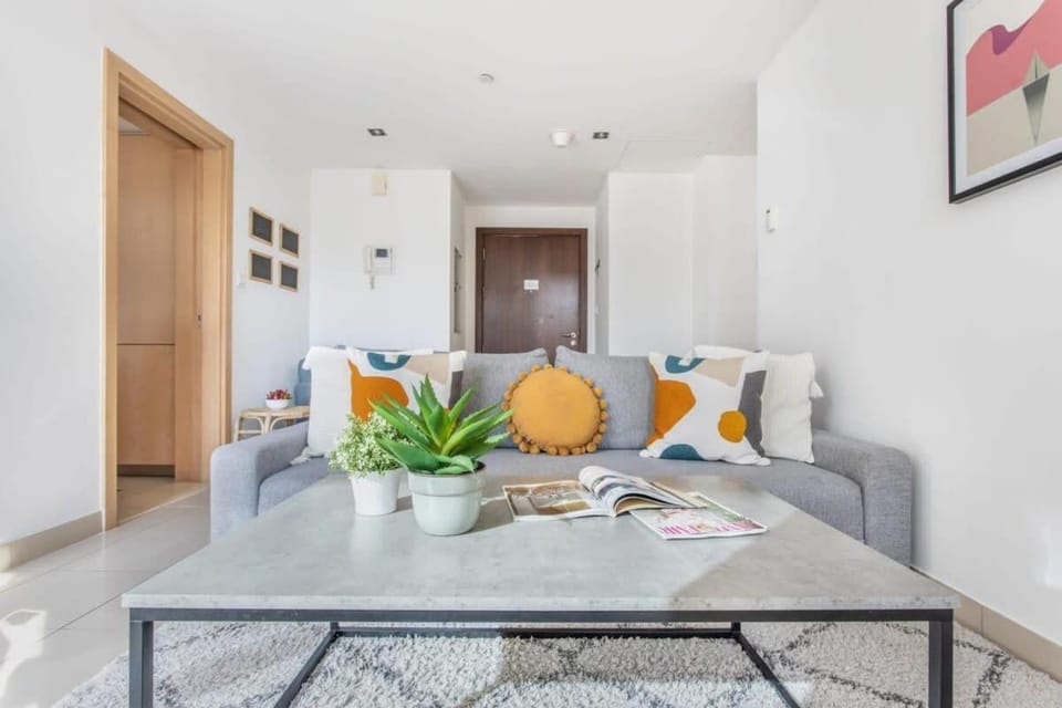 Frank Porter - Blakely Tower Apartment in Dubai