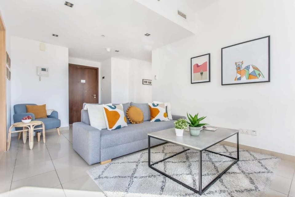 Frank Porter - Blakely Tower Apartment in Dubai