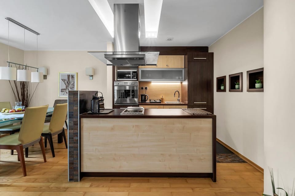 Coffee/tea facilities, Kitchen or kitchenette, Dining area