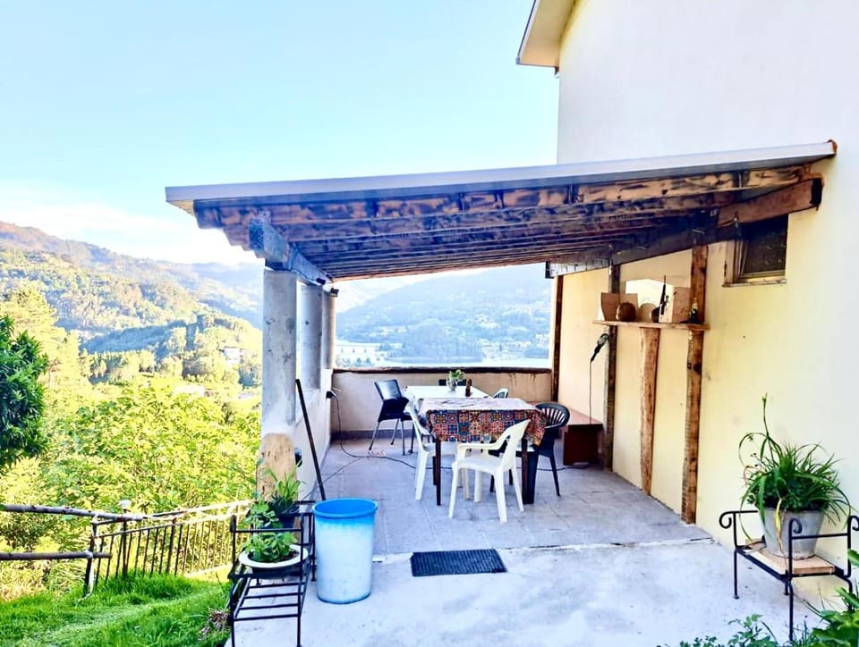 Patio, Natural landscape, View (from property/room), Balcony/Terrace, Dining area, Mountain view