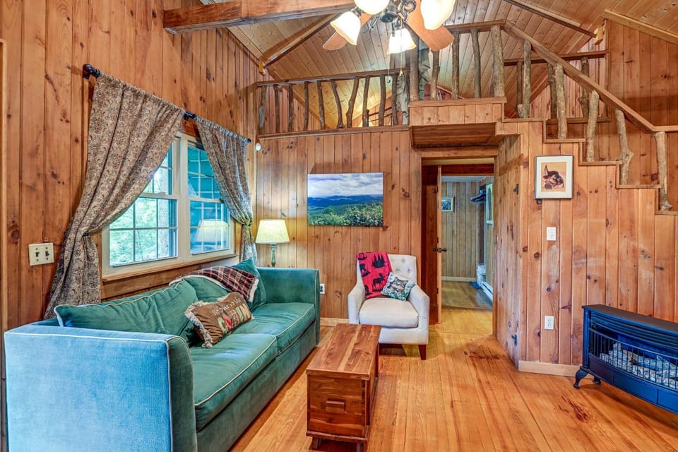 Historic Sapphire Cabin w/ Porch, Updated Interior Cabin in Tennessee