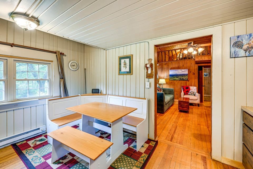 Historic Sapphire Cabin w/ Porch, Updated Interior Cabin in Tennessee