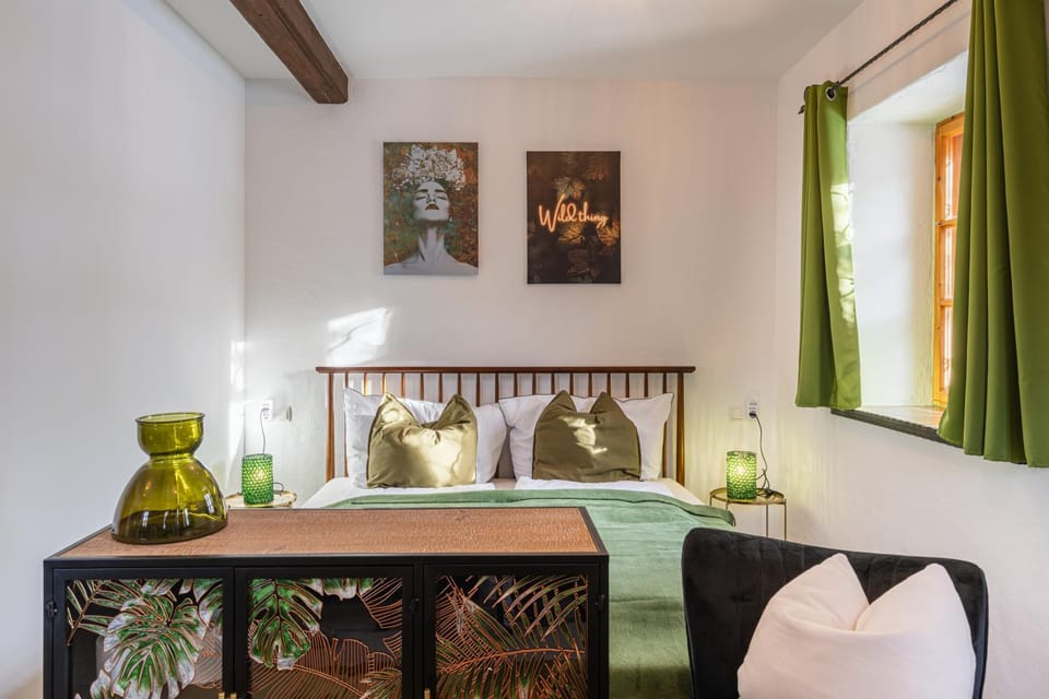 Bed, Bedroom