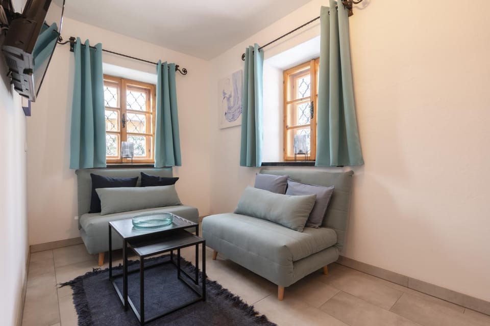 Living room, Bedroom