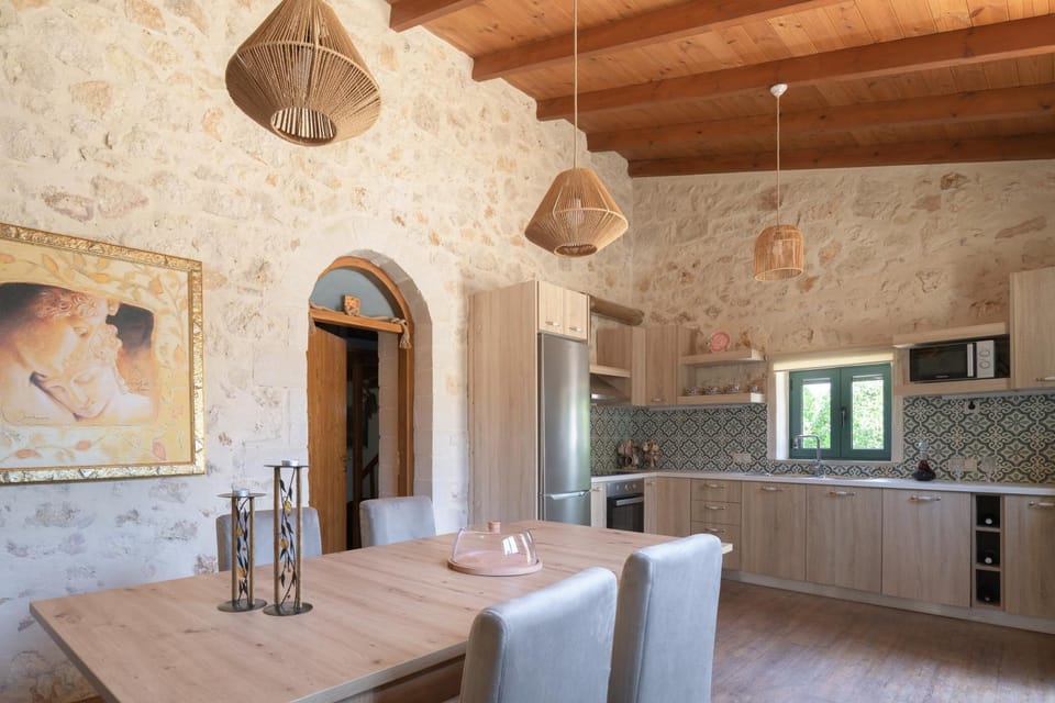 Kitchen or kitchenette, kitchen