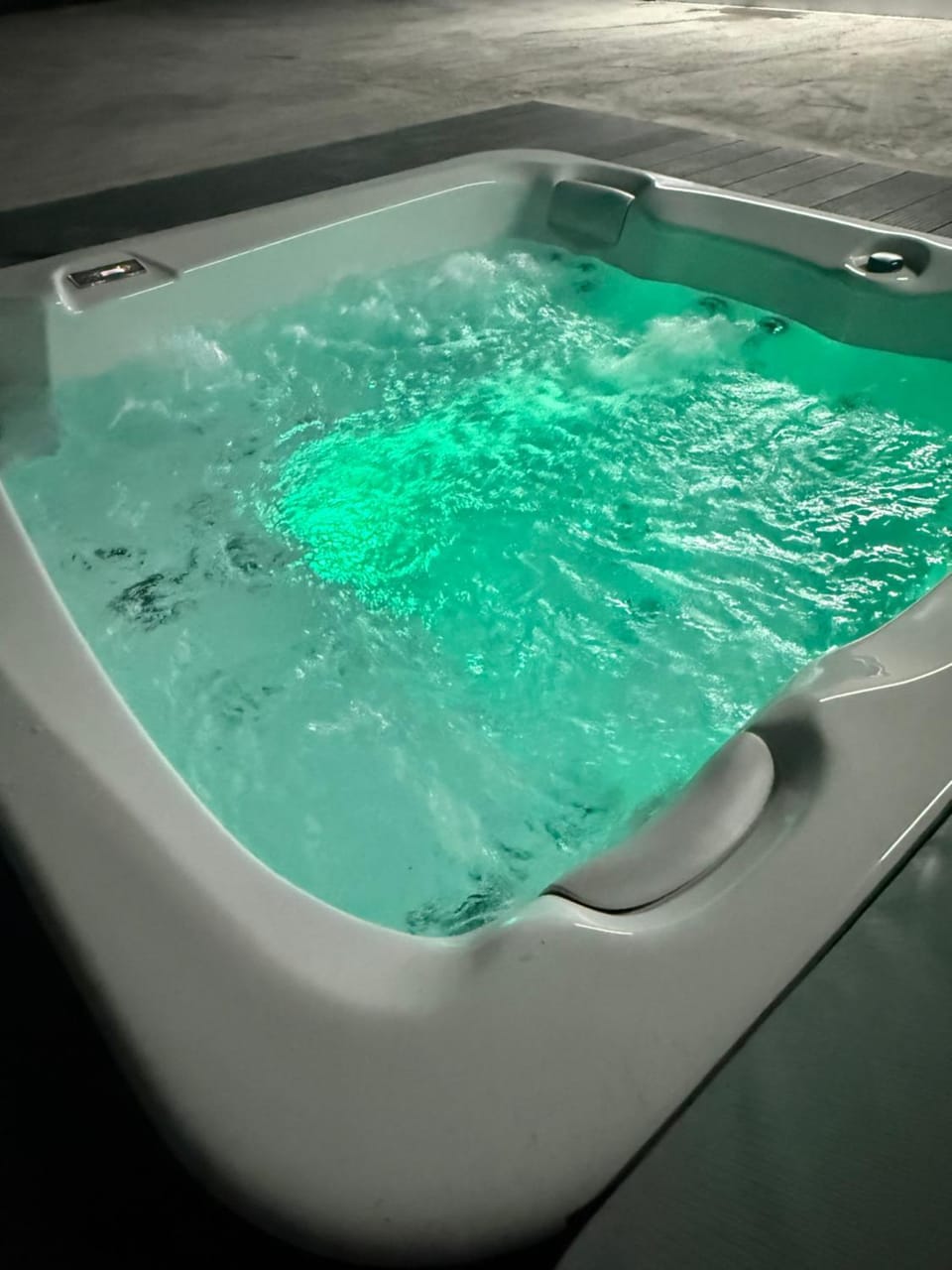 Natural landscape, Hot Tub