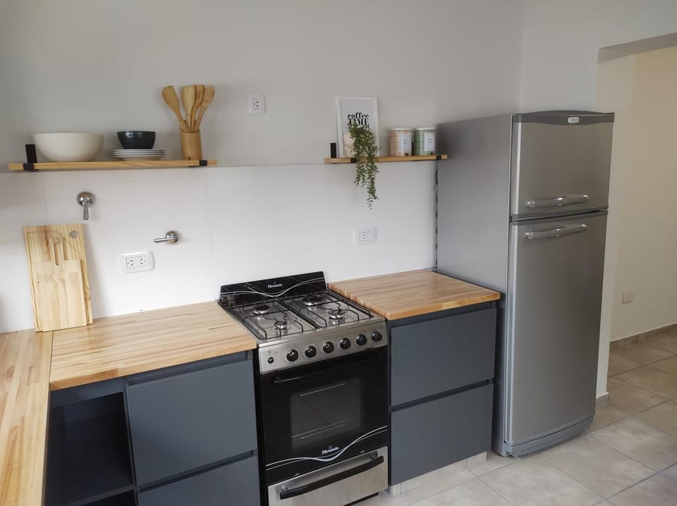 Kitchen or kitchenette, Garden view, Meals, minibar, stove, toaster, kitchen
