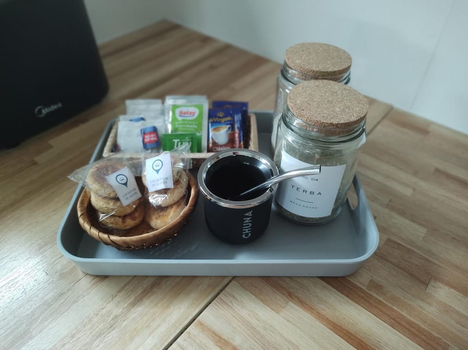 Coffee/tea facilities, Kitchen or kitchenette, Breakfast