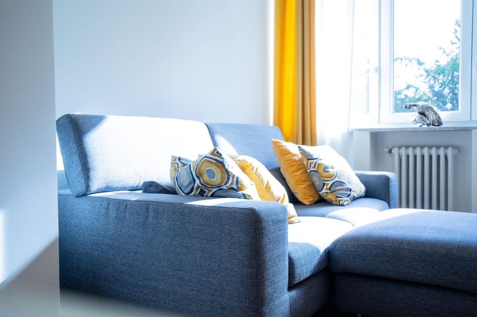 Communal lounge/ TV room, Seating area, hair dresser