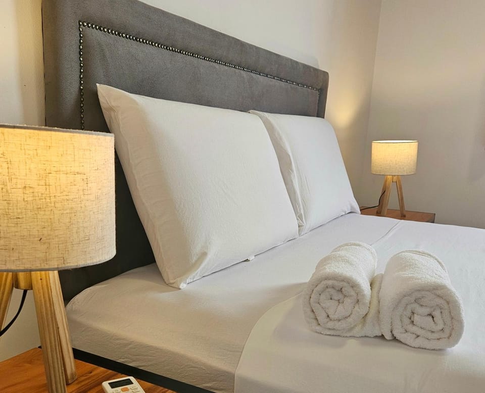 Bed, Photo of the whole room, Bedroom, towels