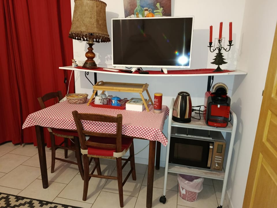 Le Chausse à Brès Chambre d'hôtes 2 Apartment in Auvergne-Rhône-Alpes