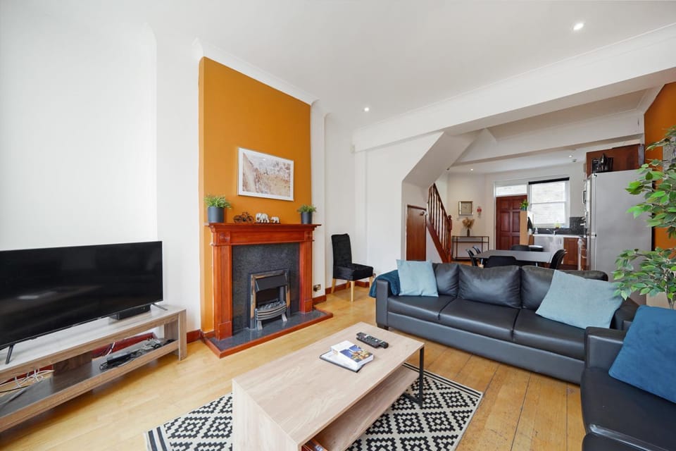 Wonderfund stay in Farringdon! 3 Beds, 6 Sleeps Apartment in London Borough of Islington