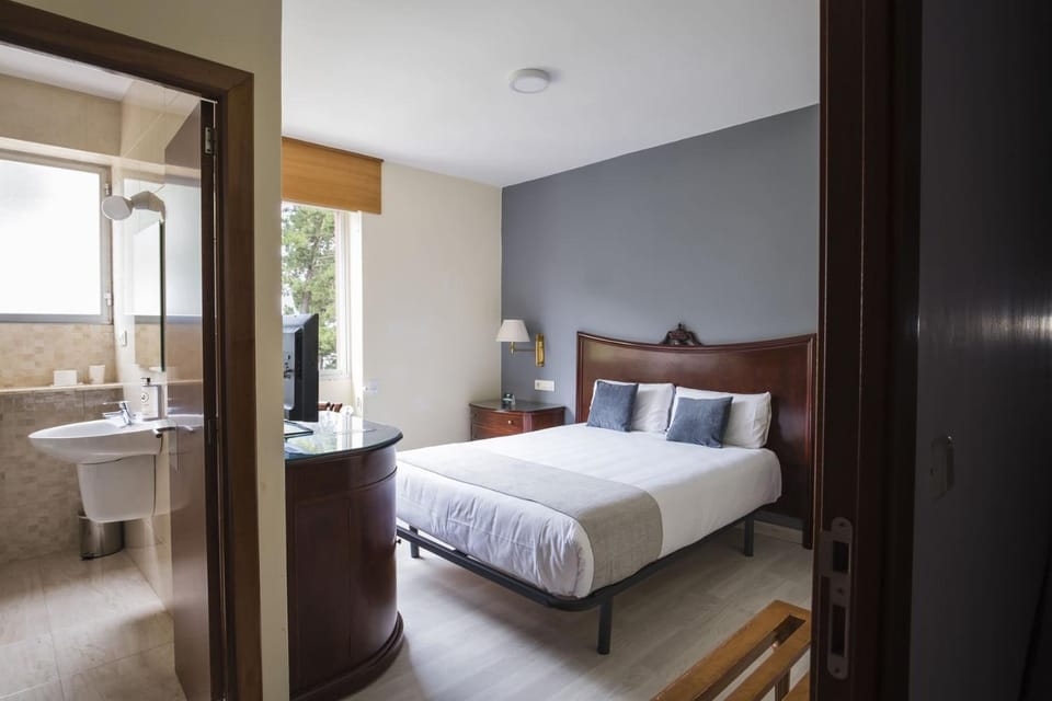 Bathroom, Bedroom
