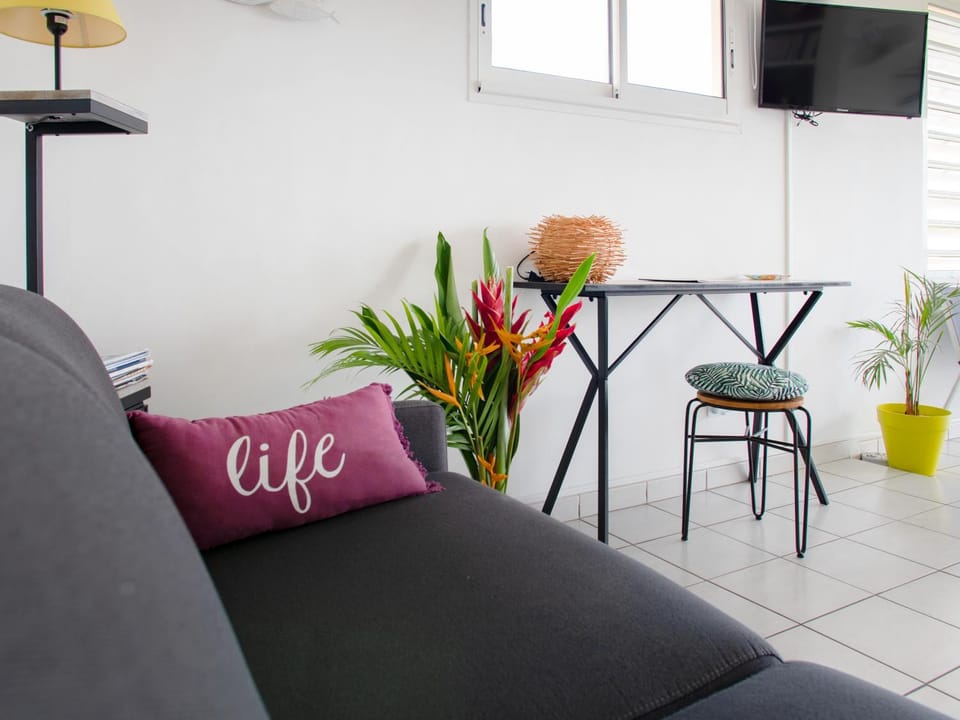 Communal lounge/ TV room, TV and multimedia, Living room, Seating area