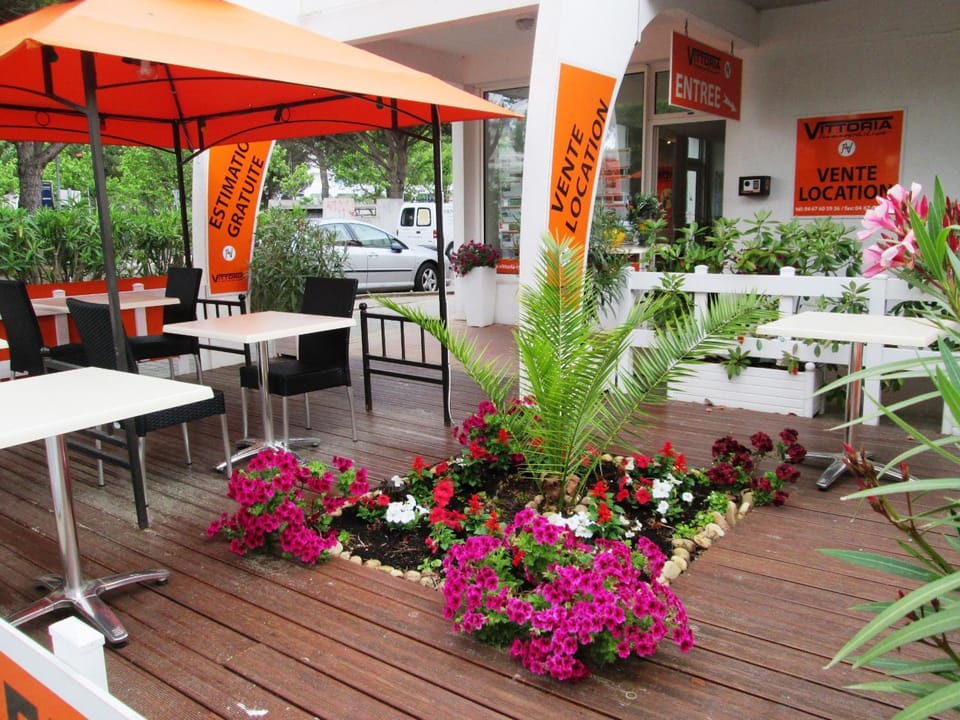 Restaurant/places to eat, Decorative detail