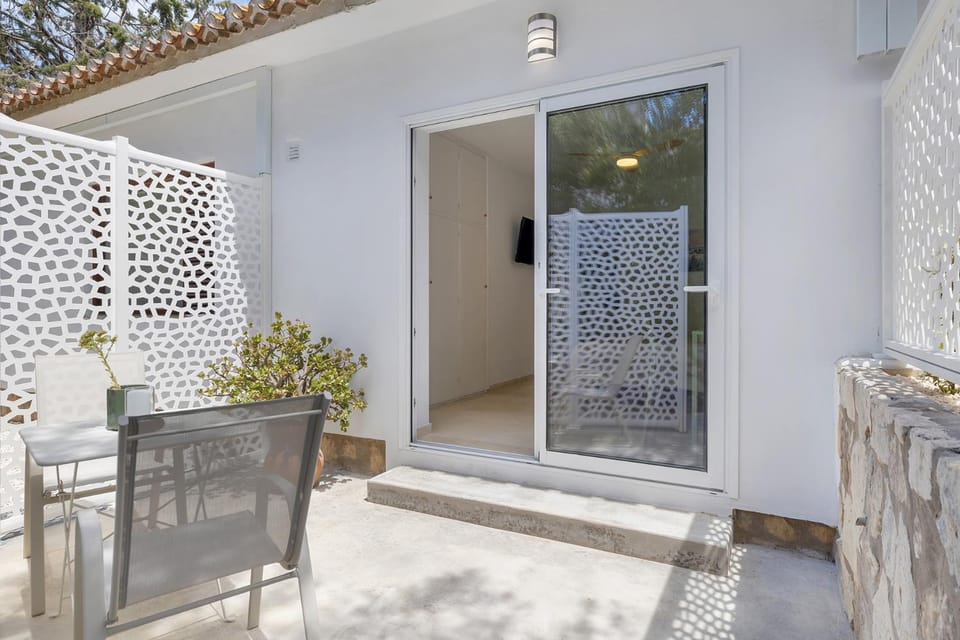 Newly renovated 1-Bedroom Apt with kitchen & patio Vacation rental in Costa del Sol