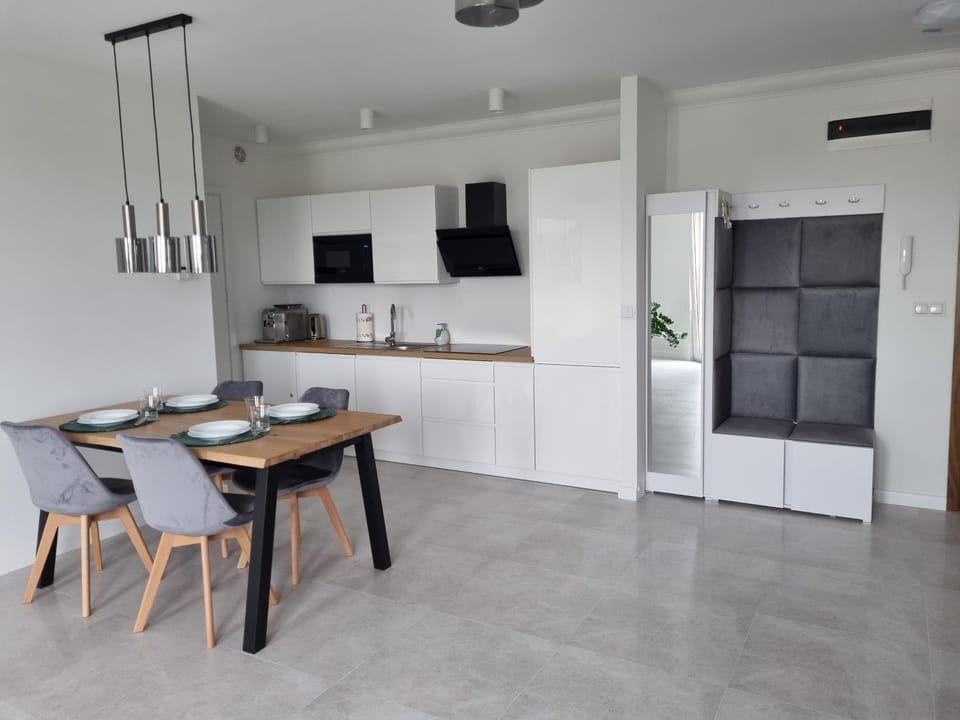 Kitchen or kitchenette, Dining area, minibar, pet friendly